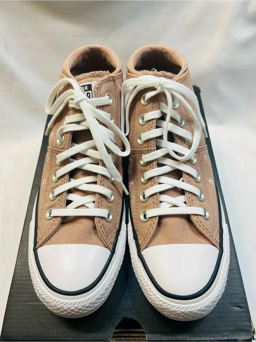 Converse Chuck Taylor All Star Madison Mid Lace-Up Embroidered Stars Sneakers